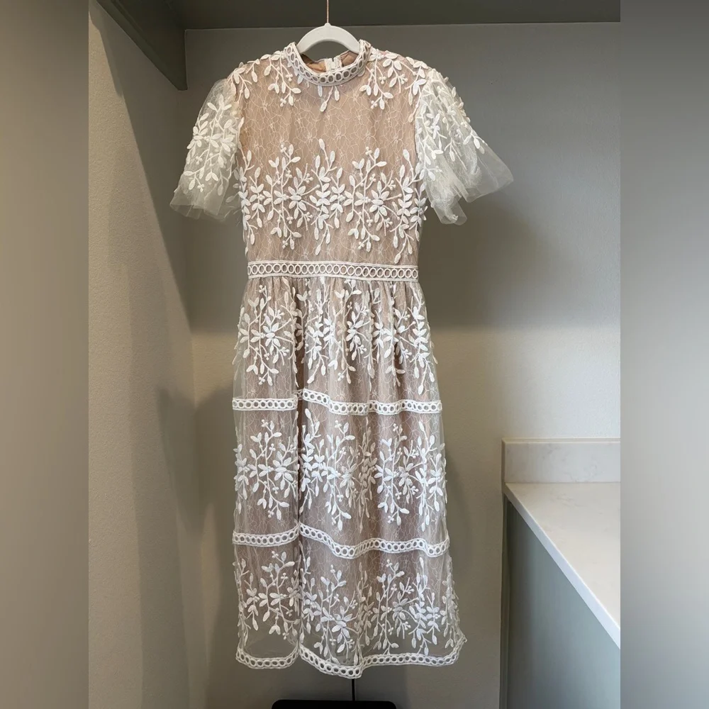 NWOT, Ivy City Co, Mini “Sicily” Lace Midi Dress, size 11/12